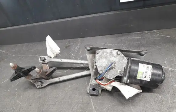 Peugeot 205 Front wiper linkage 