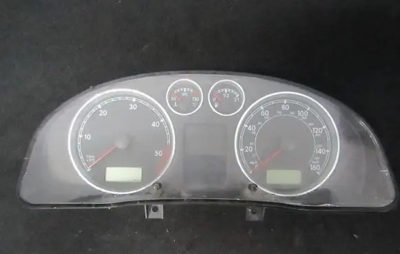 Volkswagen PASSAT B5 Speedometer (instrument cluster) 3b0920926a