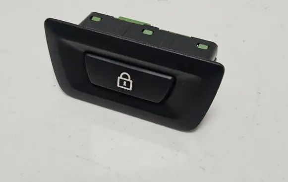 BMW M6 Tailgate/boot open switch button 9162644 549584022