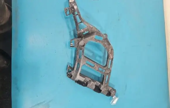 Peugeot 3008 II Rear bumper mounting bracket 9811280380 IMPRK1557430