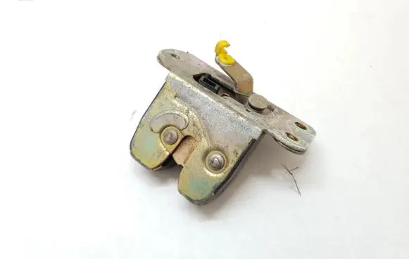 Mitsubishi Carisma Tailgate/trunk/boot lock/catch/latch
