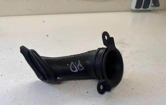 Volkswagen Multivan T5 Air intake duct part 7H5819726 7H5819634