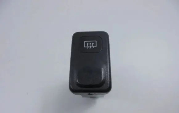 KIA Sportage Windscreen/window heater switch