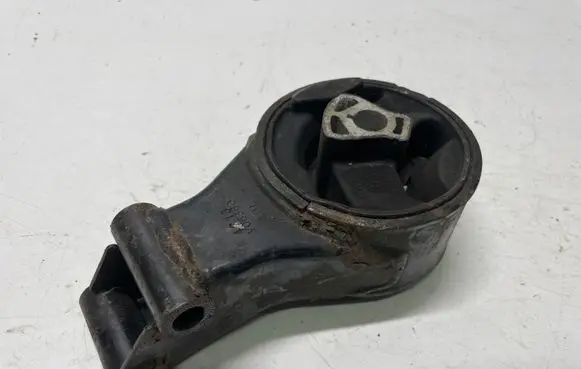 Opel Insignia A Engine mount bracket 13248630