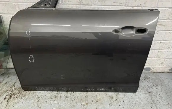 Maserati Ghibli Front door