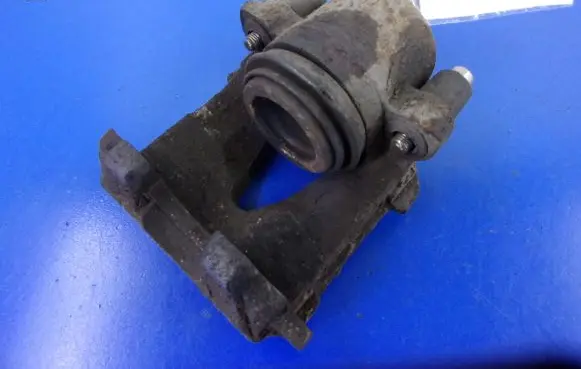 Skoda Octavia Mk2 (1Z) Front brake caliper