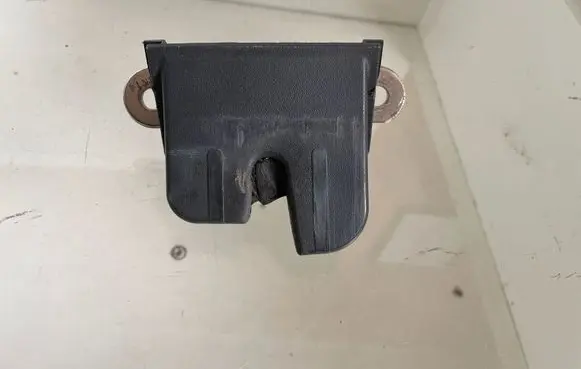 Seat Toledo III (5P) Tailgate/trunk/boot lock/catch/latch 5P5827505