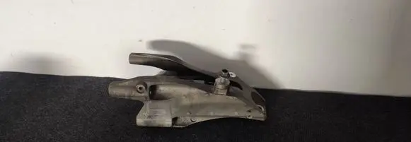 Volkswagen Transporter - Caravelle T6 Engine mounting bracket 7E0199370L