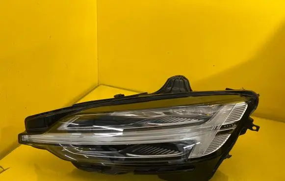 Volvo S60 Headlight/headlamp 32314165