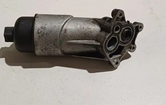 Maserati Ghibli Oil filter mounting bracket 298937