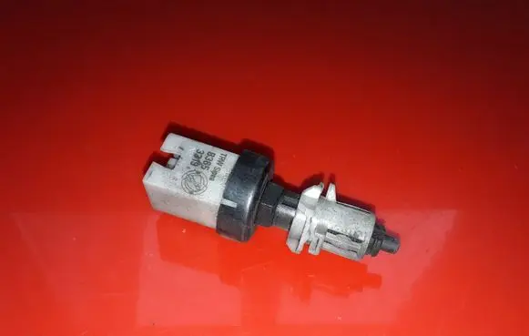 Iveco Daily 35 - 40.10 Brake pedal sensor switch B3653319