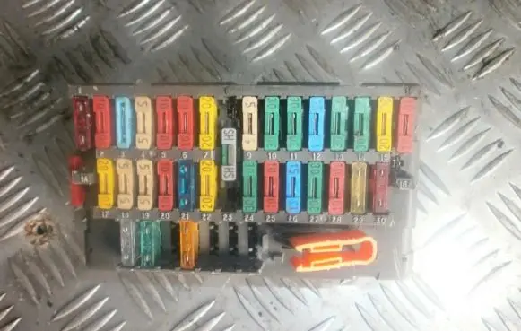 Peugeot 406 Fuse box set psa94592
