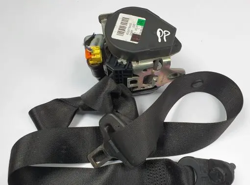 Mercedes-Benz B W245 Front seatbelt 1698606885