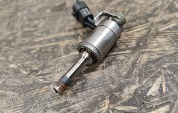 Ford Fusion II Fuel injector FB5E9F593AB