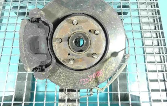 Toyota Auris 150 Front wheel hub spindle knuckle IMPRK1337085