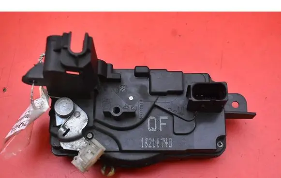 Opel Astra J Front door lock 13210748QF