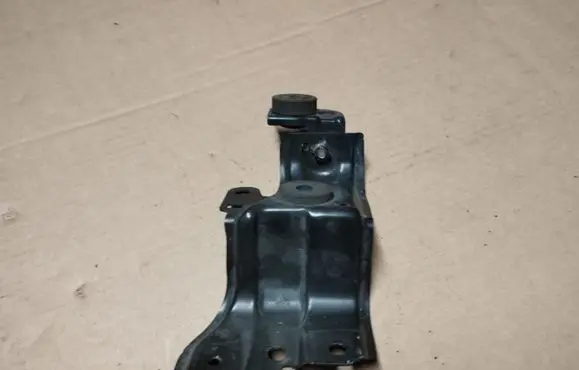 Honda CR-V Radiator support slam panel bracket 