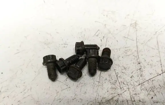 Volkswagen Polo Nuts/bolts 