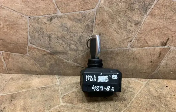 Mercedes-Benz C W204 Ignition lock A2075450108