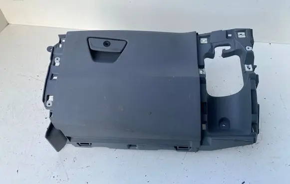 Glove box