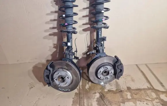 Hyundai Tucson TL Front wheel hub spindle knuckle 2342