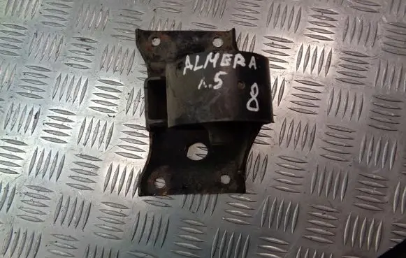 Nissan Almera N16 Engine mounting bracket
