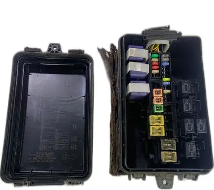 Mitsubishi Canter Fuse box set Mk541999 mk542000