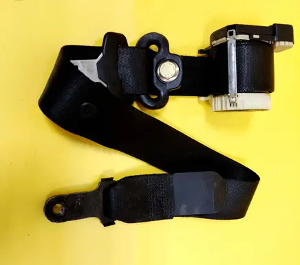 Ford Mondeo Mk III Front seatbelt 1S71F6129
