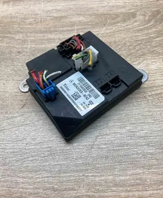 Mercedes-Benz E W211 SAM control unit 2115453532