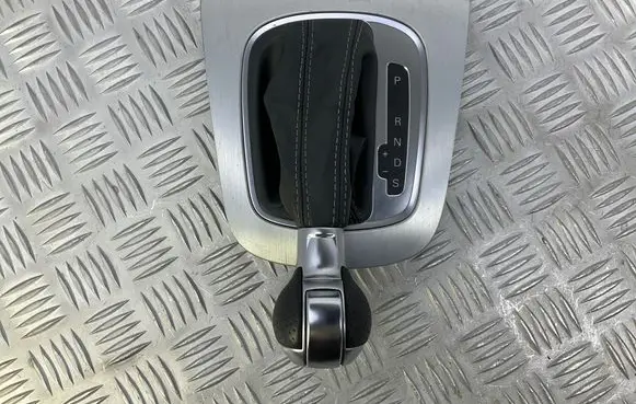 Audi Q3 8U Gear lever shifter trim leather/knob 8U0864261P 8P2713463A