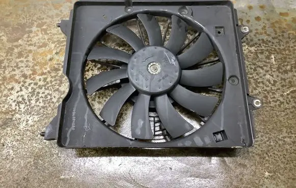 Electric radiator cooling fan