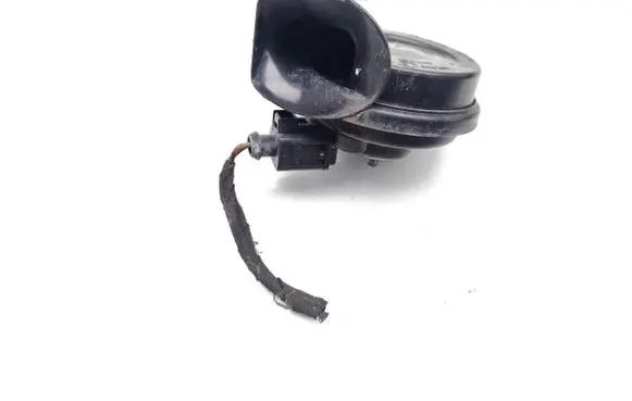 Audi A4 S4 B6 8E 8H Horn signal 8H0951223