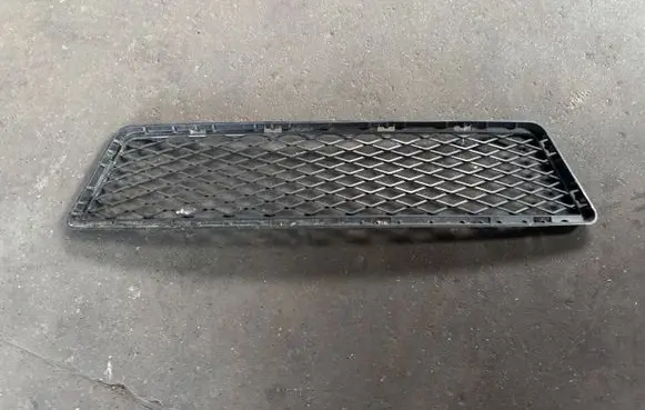 BMW 3 E92 E93 Front bumper lower grill 7128234