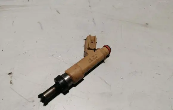 Toyota Prius+ (ZVW40) Fuel injector 2325001030
