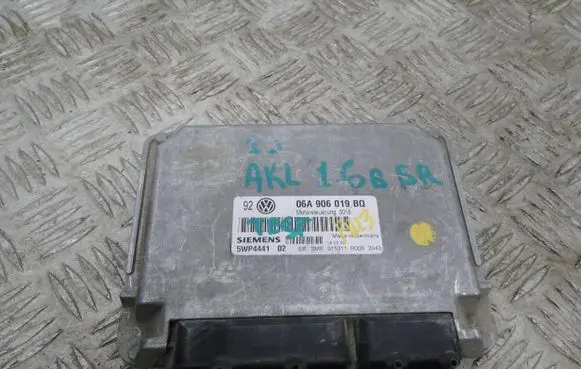 Volkswagen Golf IV Other control units/modules 06A906019BQ