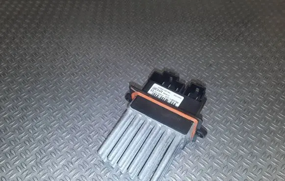 Chrysler Pacifica Heater blower motor/fan resistor 05061587AA