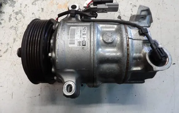 Renault Megane IV Air conditioning (A/C) compressor (pump) 926002410R PXC14 2040201004