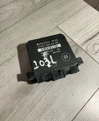 Mercedes-Benz C W203 Door control unit/module 2038206526 351369
