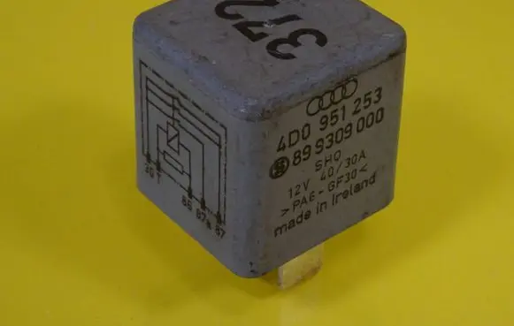 Audi A4 S4 B6 8E 8H Other relay 4D0951253