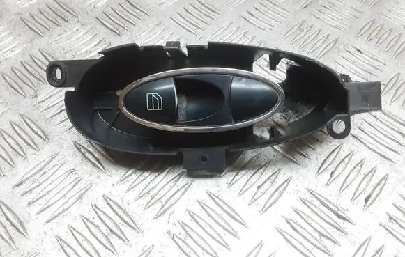 Mercedes-Benz E W211 Electric window control switch