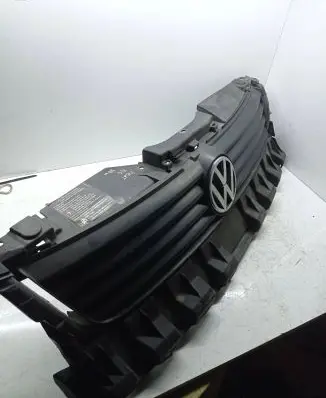 Volkswagen PASSAT B5 Front bumper upper radiator grill 3B0807231