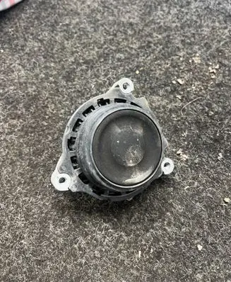 BMW 2 F22 F23 Engine mount bracket 6855460
