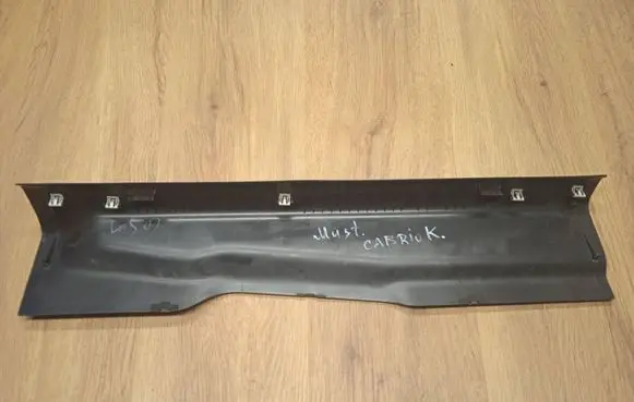 Front sill trim cover