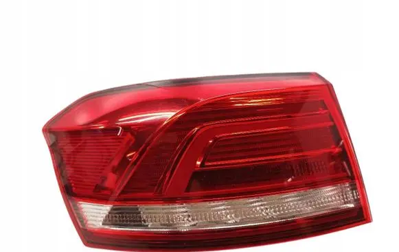 Volkswagen PASSAT B8 Rear/tail lights 