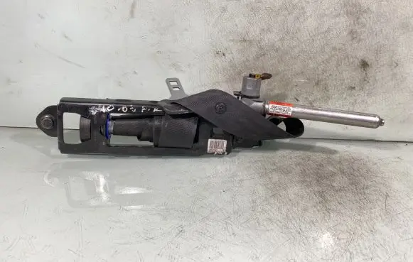 Volvo S40 Front seatbelt 305037227