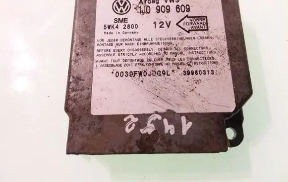 Volkswagen Golf IV Airbag control unit/module 1J0909609