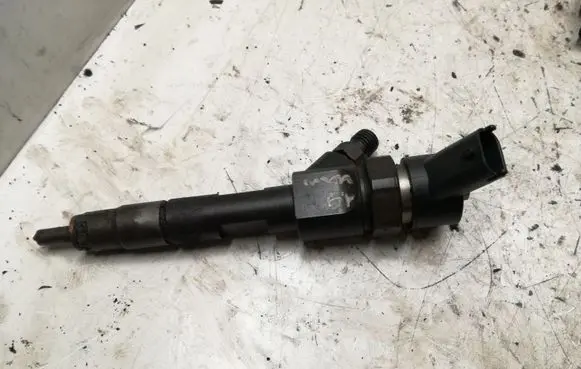 Fuel injector