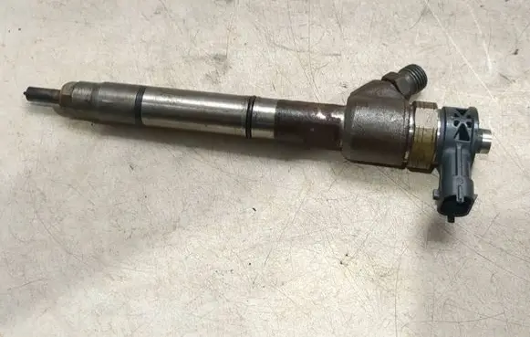 Fuel injector