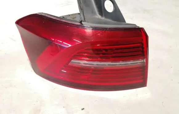 Volkswagen PASSAT B8 Rear/tail lights 3G9945207B
