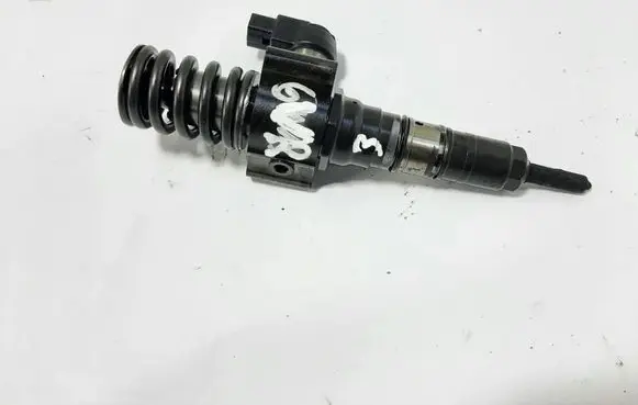 Volkswagen PASSAT B6 Fuel injector 073SX 000130